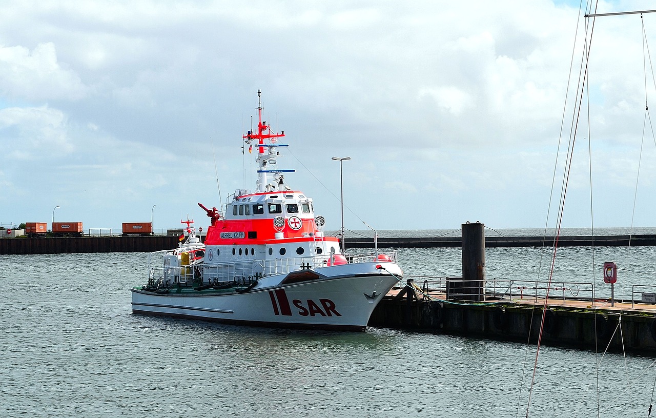 Image - rescue ship lifeboat sea rescue