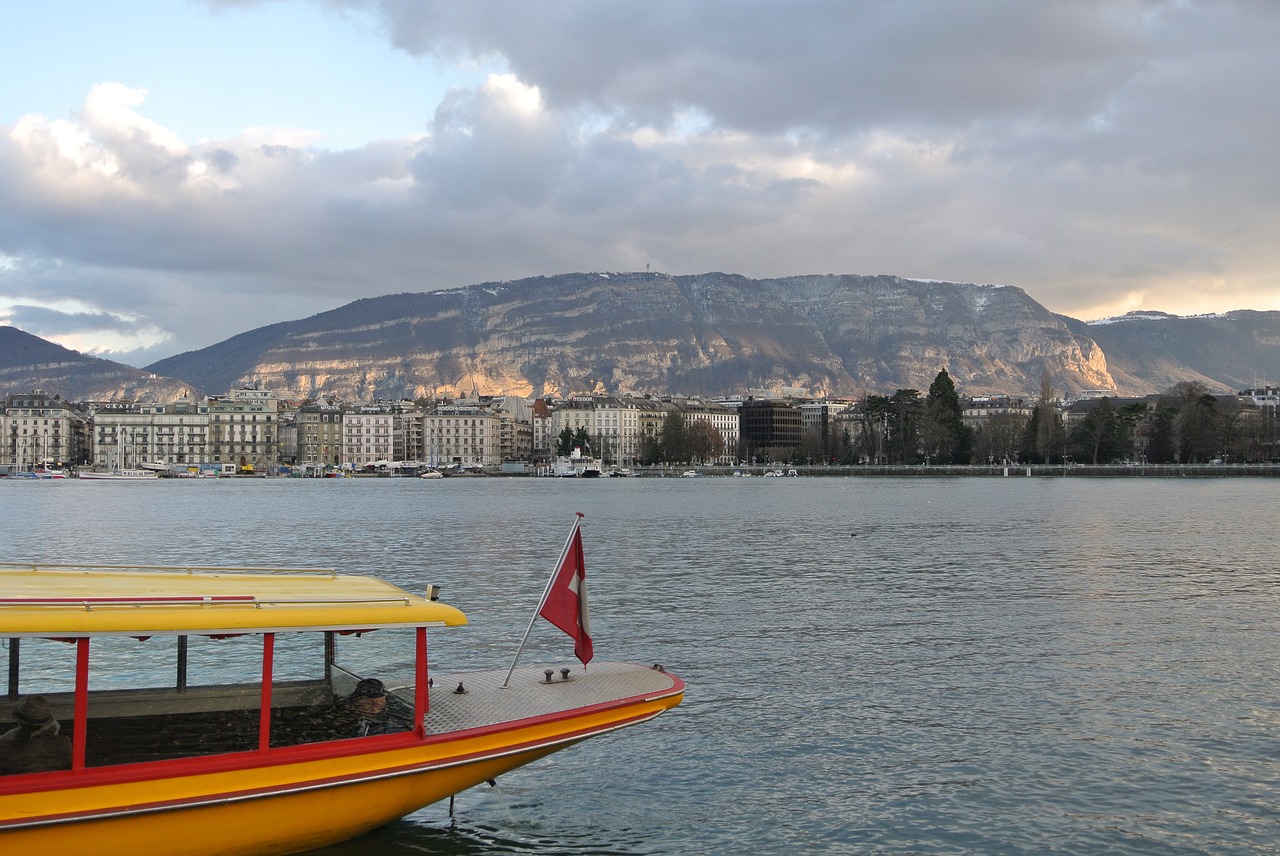 Image - geneva water taxi lake lake geneva