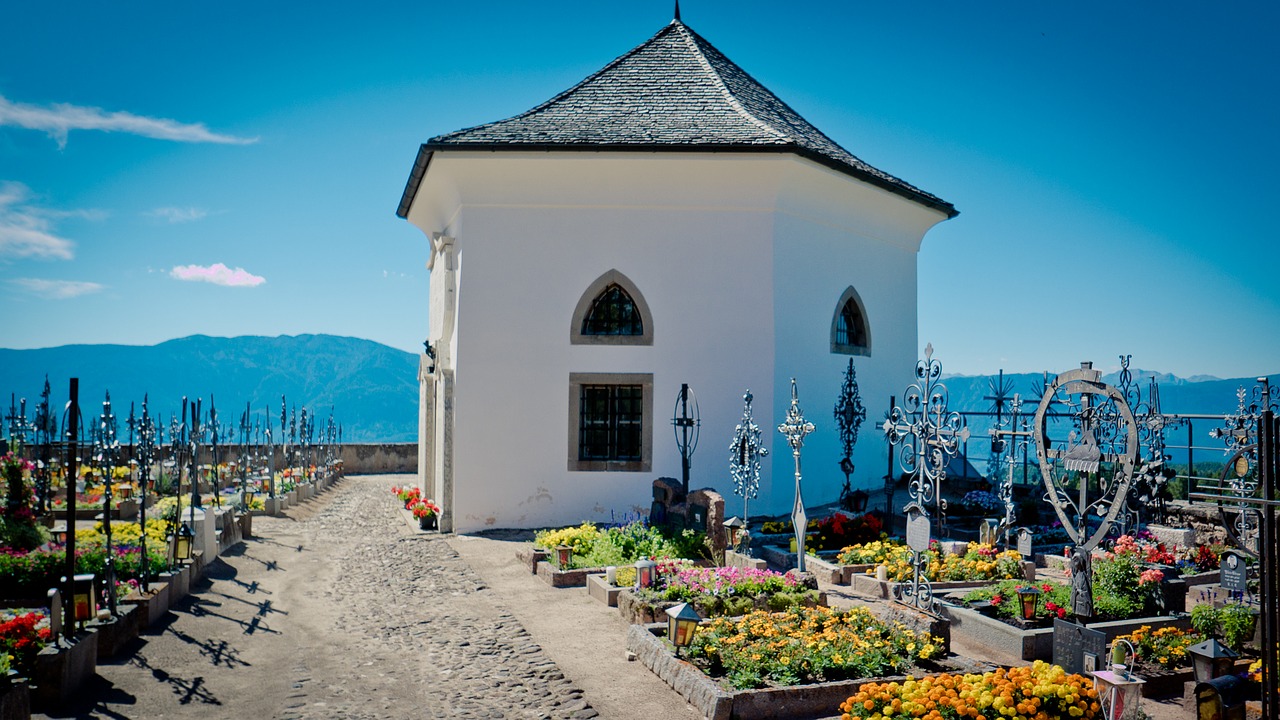 Image - chapel cemetery graves aldino