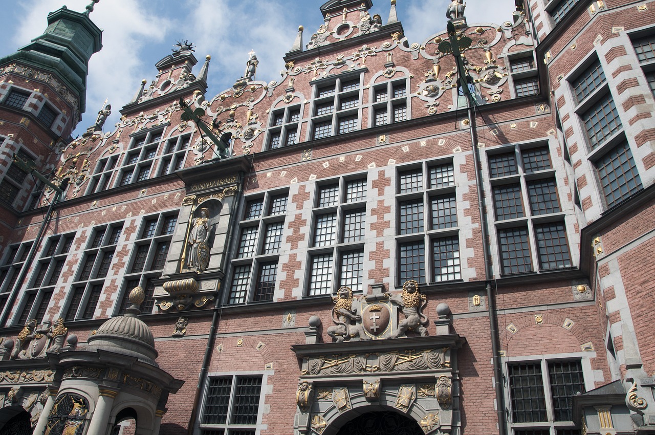 Image - gdańsk the old town armory monument