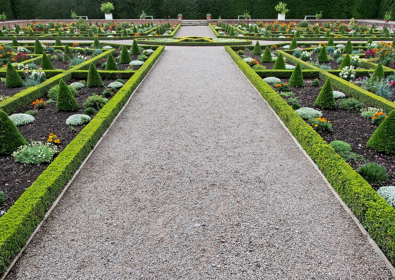 Image - garden formal knot hedge box path