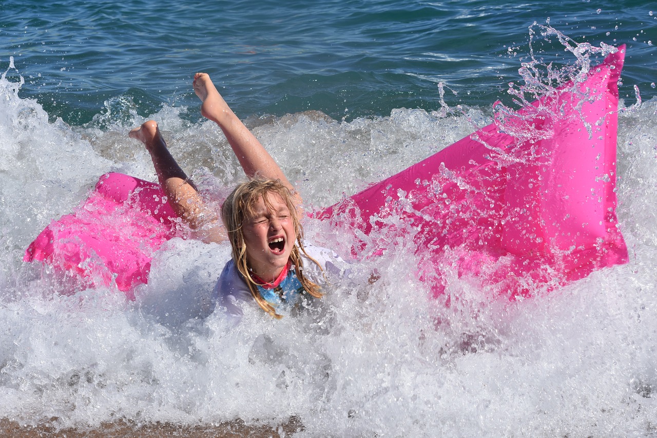 Image - child waves people sea girl