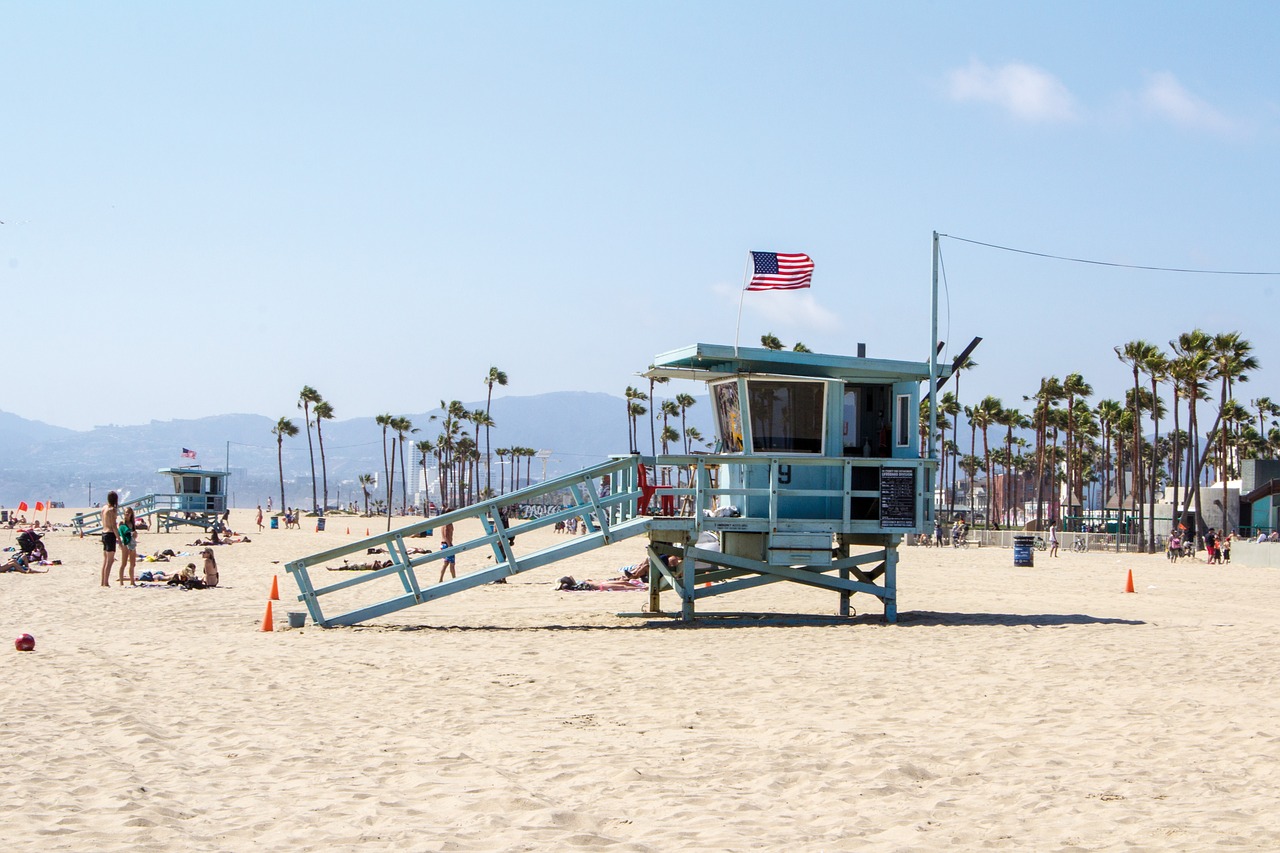 Image - beach lifeguard tower los angeles