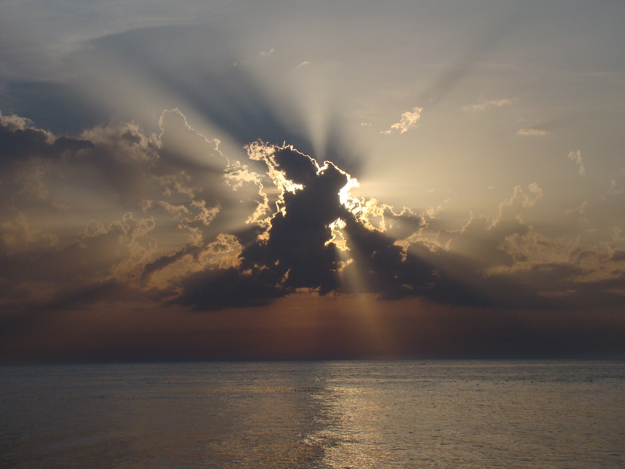 Image - eclipse cloud cover the sun clouds