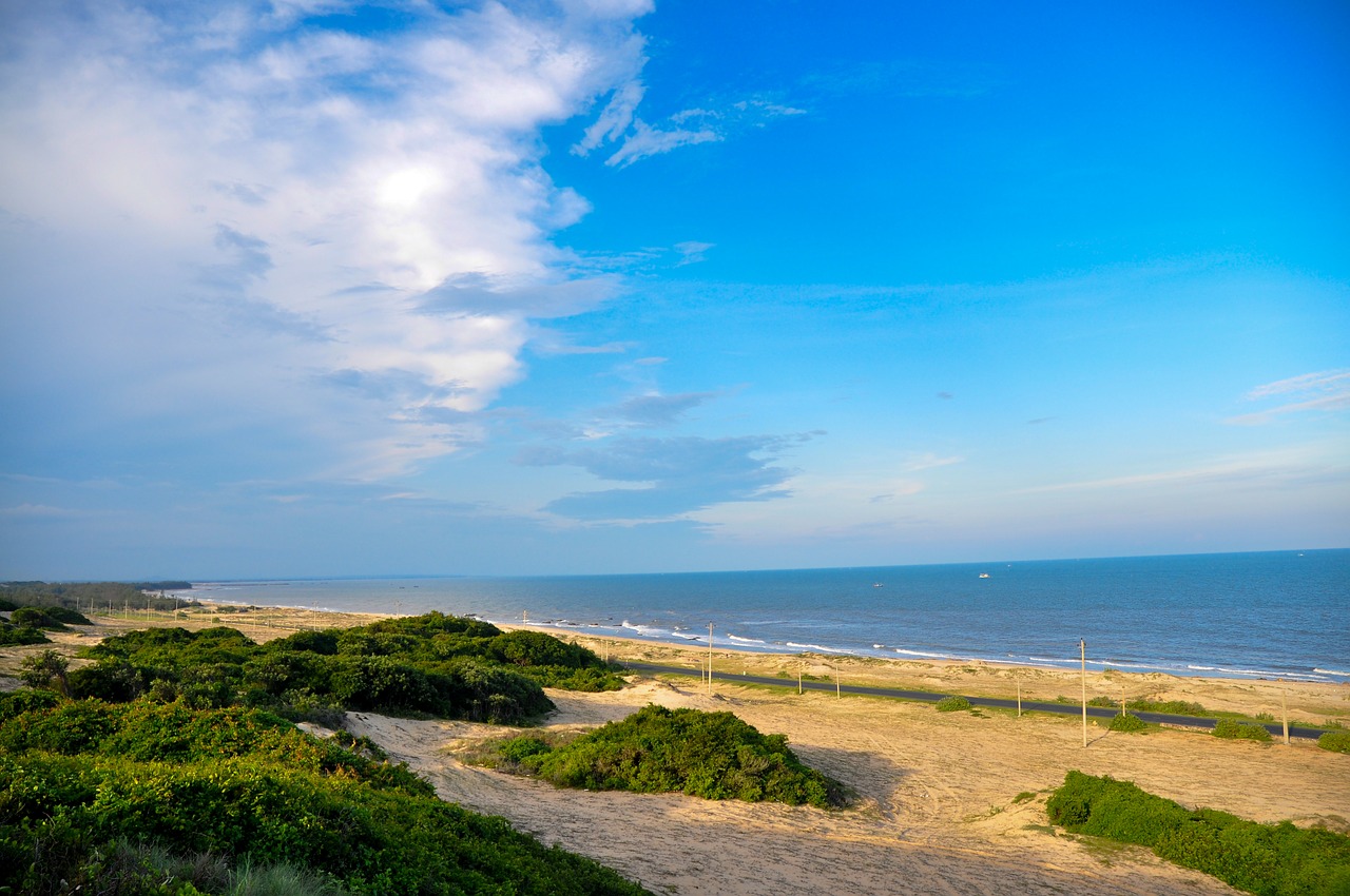 Image - mountain sky beach vietnam