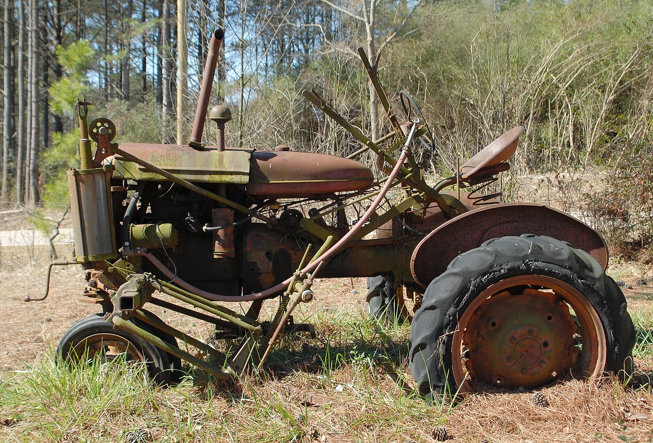 Image - rusty tractor rustic old farming