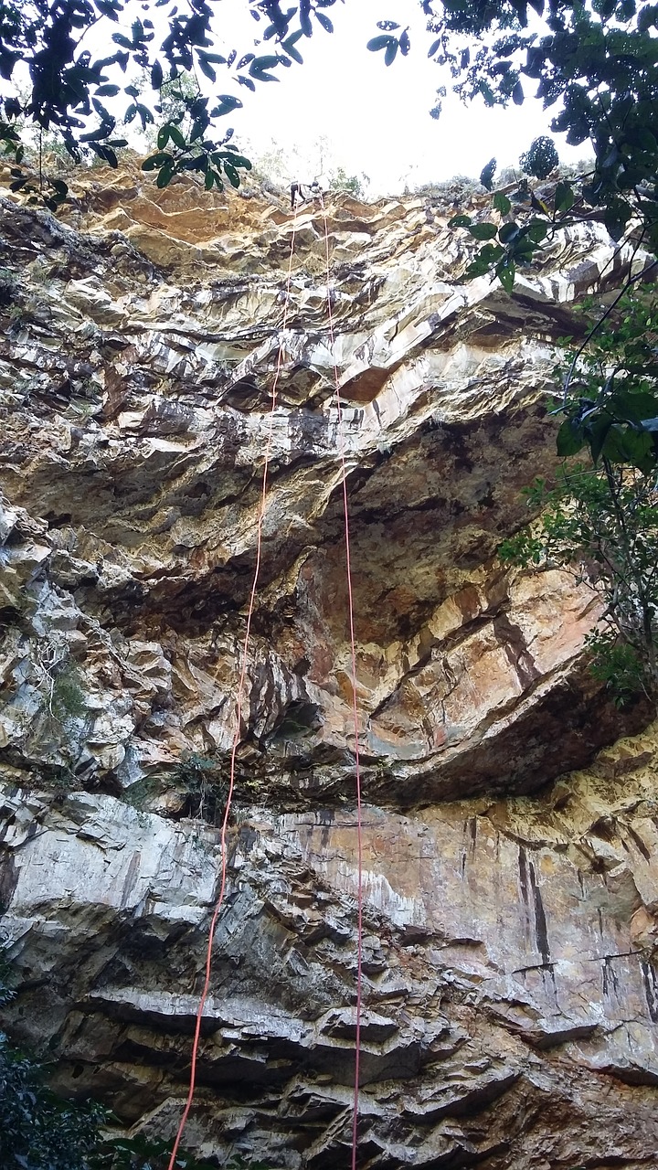 Image - abseiling hole slit