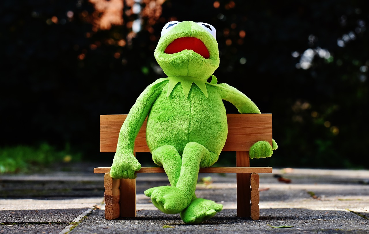 Image - kermit frog bank rest sit figure