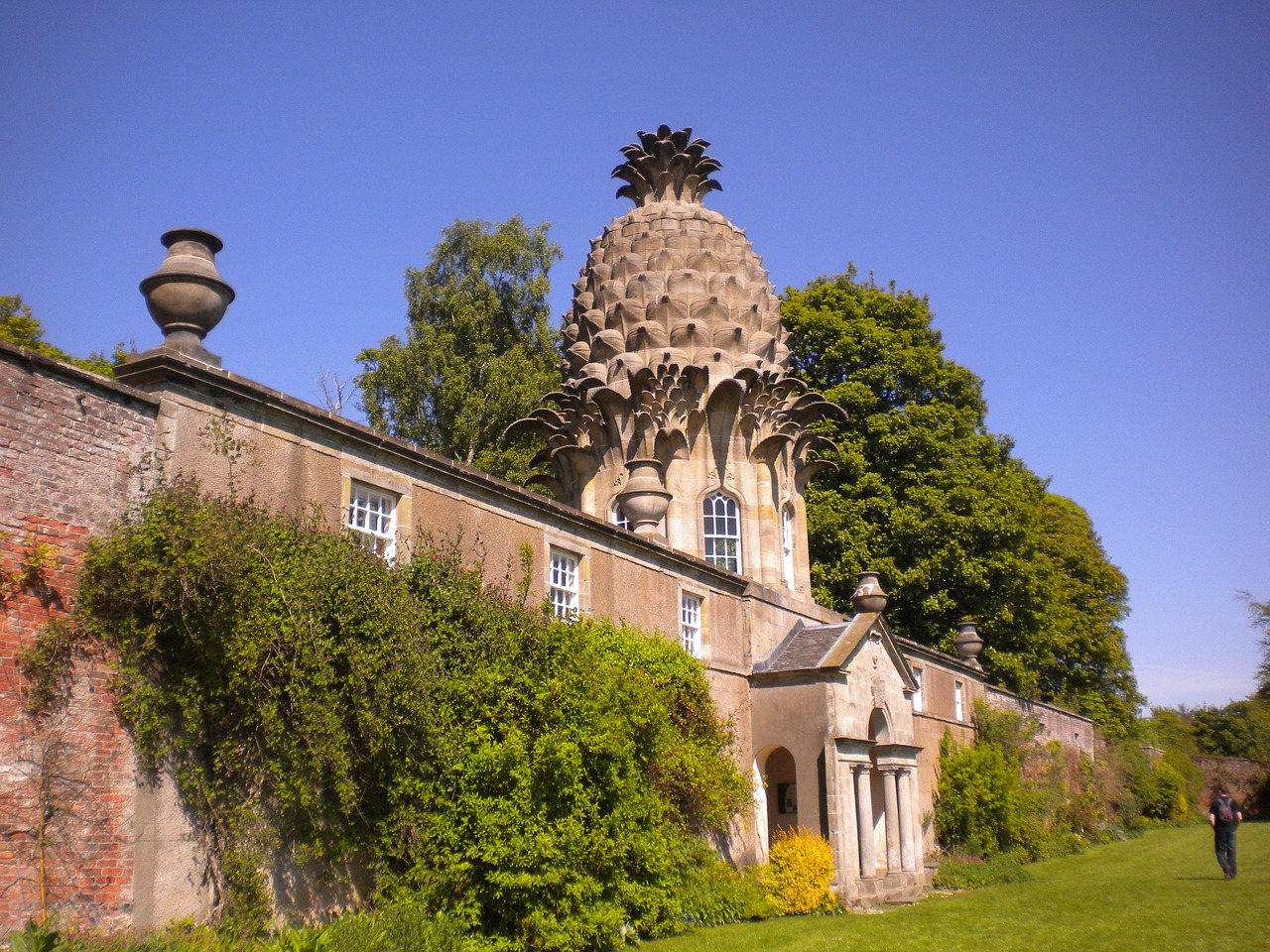 Image - pineapple scotland scottish folly