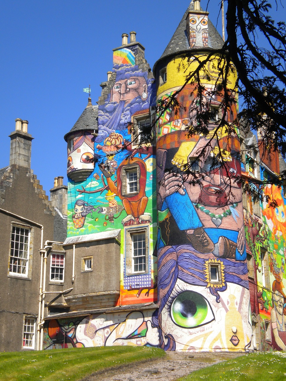 Image - kelburn castle graffiti castle