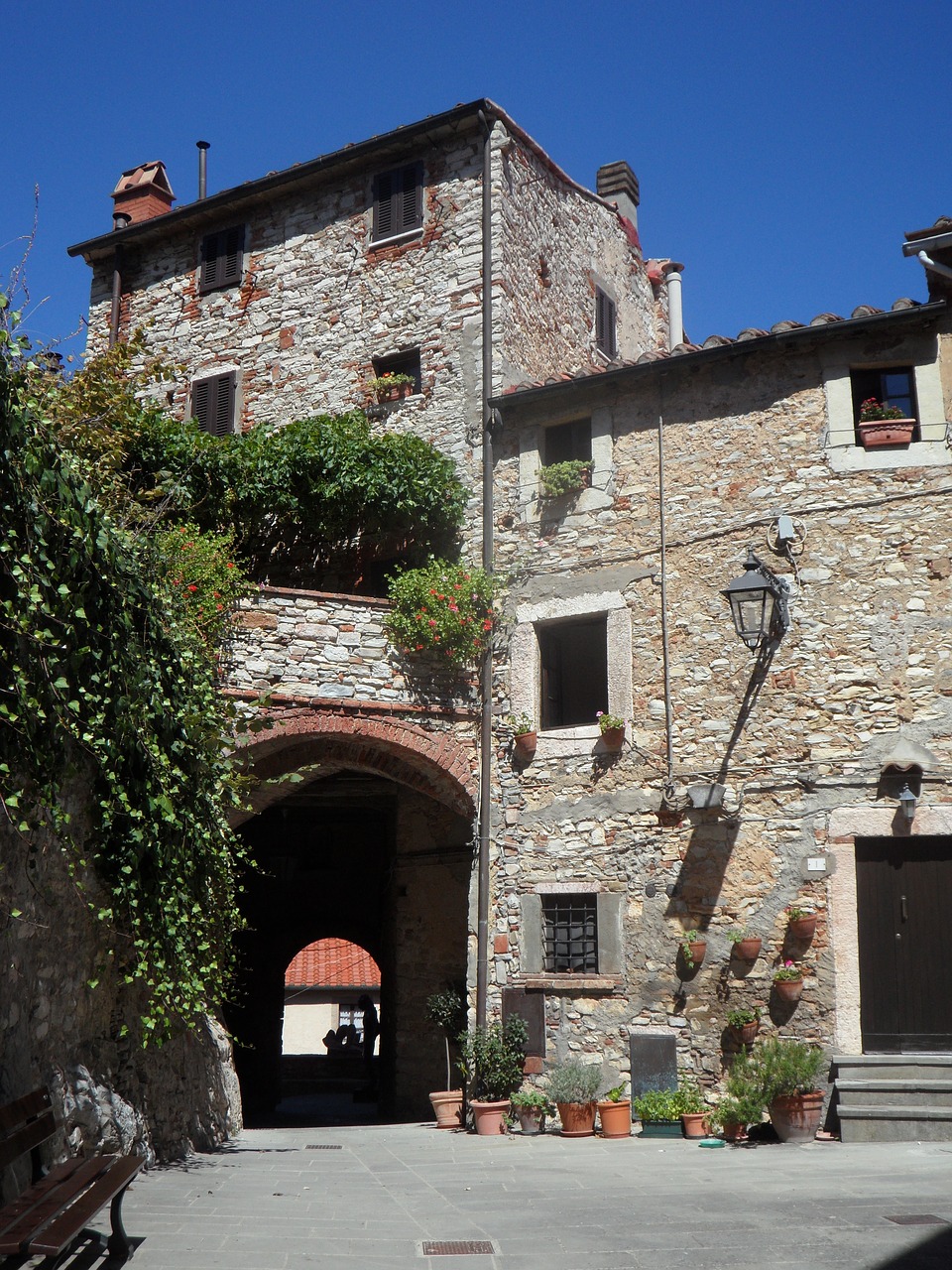 Image - mediterranean tuscany bergdorf home