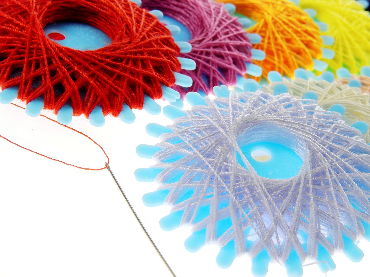 Image - thread yarn sew needle colorful