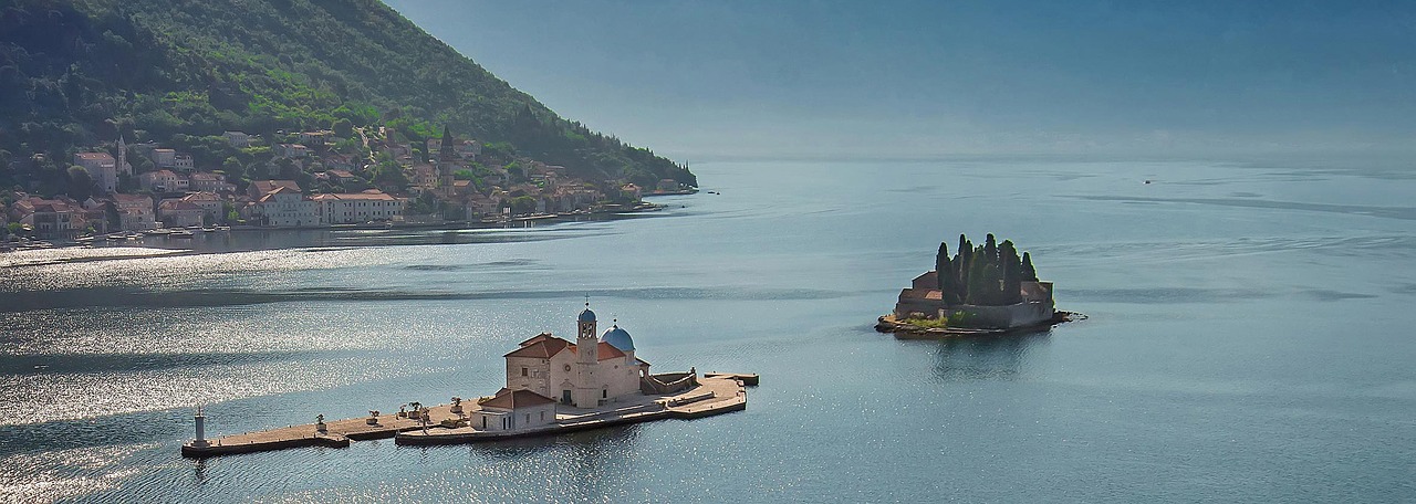 Image - perast golf sky