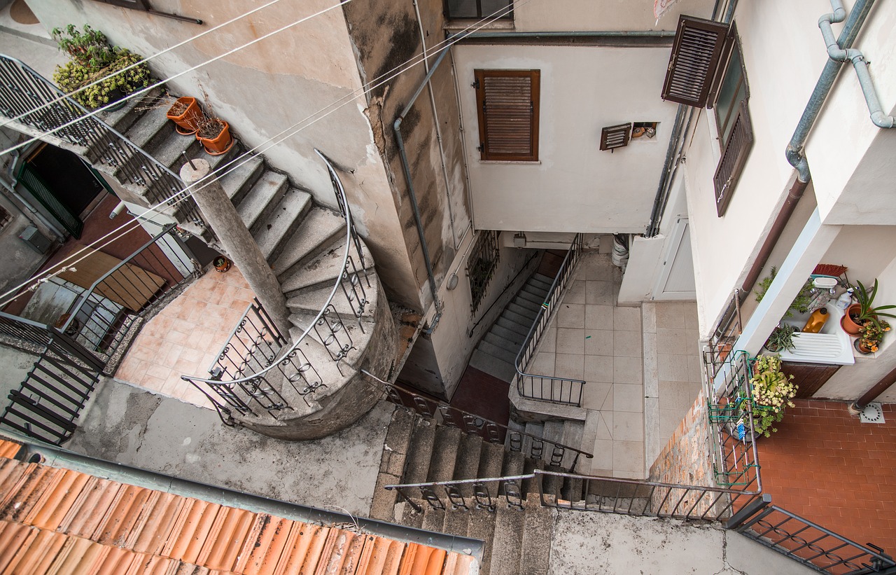 Image - staircase round roof stairway step