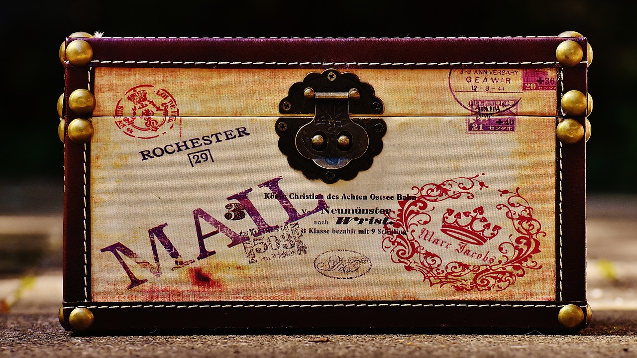 Image - chest luggage send mail go away