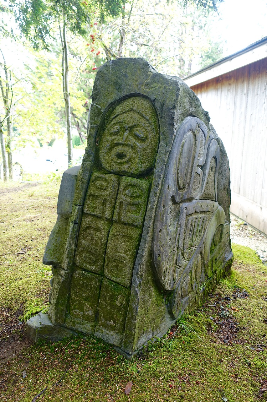 Image - totem stone canadian culture