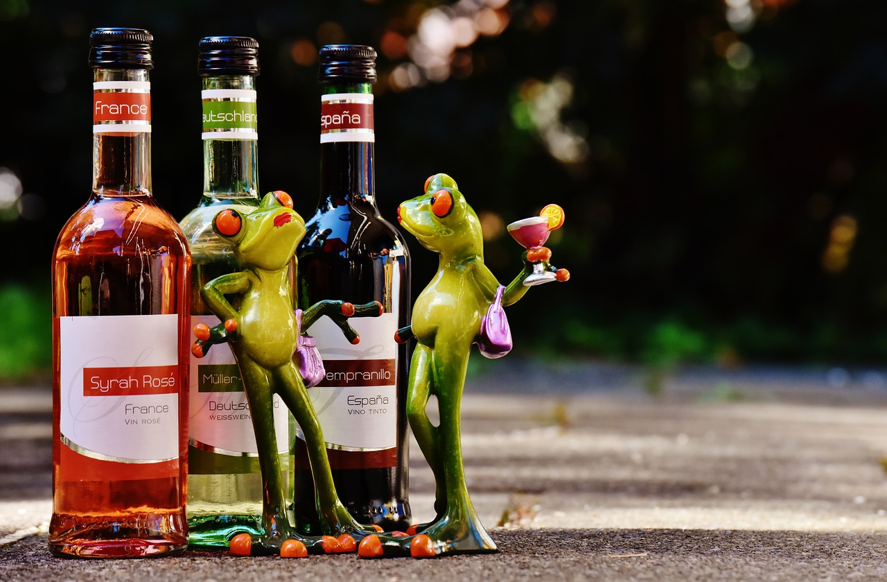Image - frogs wine drink restaurant