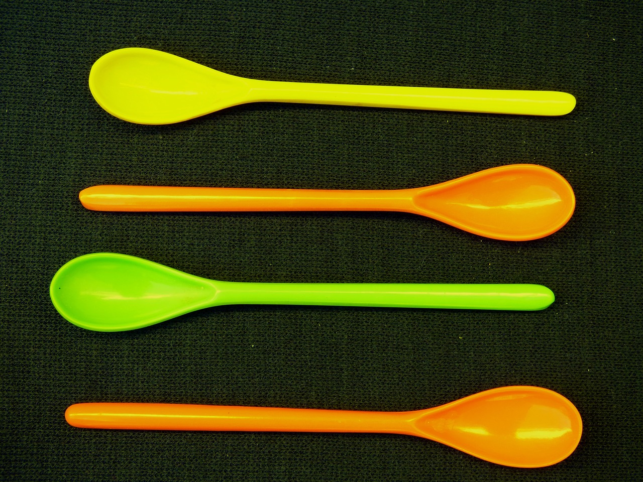 Image - spoons plastic colors