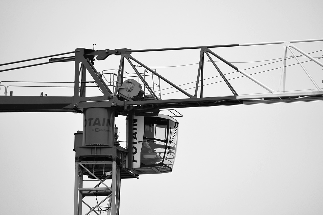 Image - crane work site gear lifting