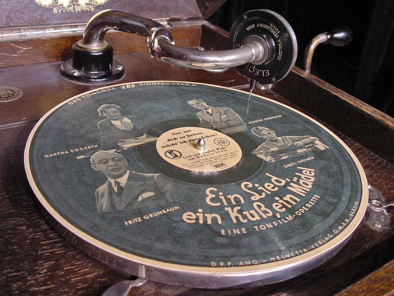 Image - schell corner plate gramophone 78rpm