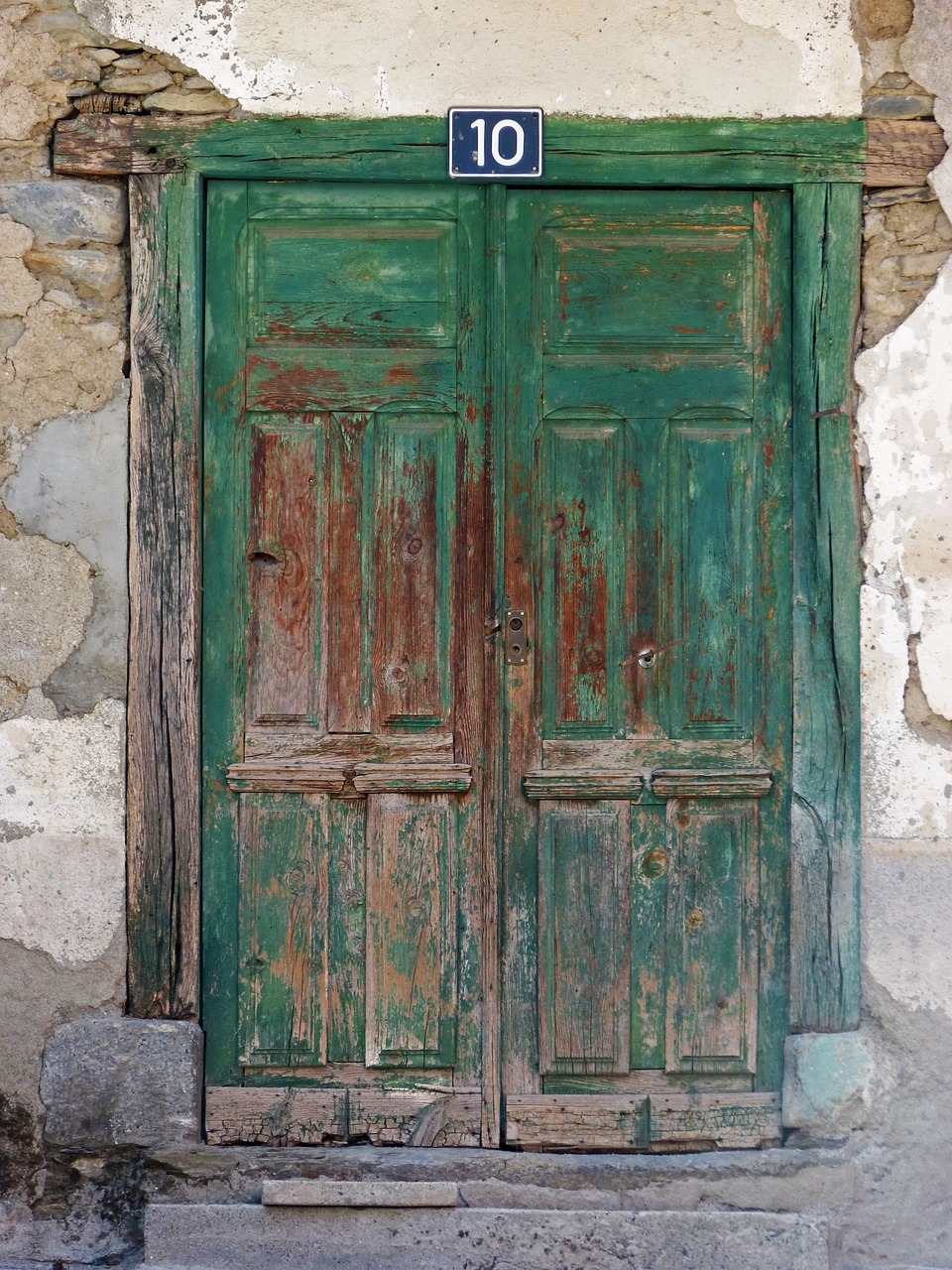 Image - door portal old wood vielha