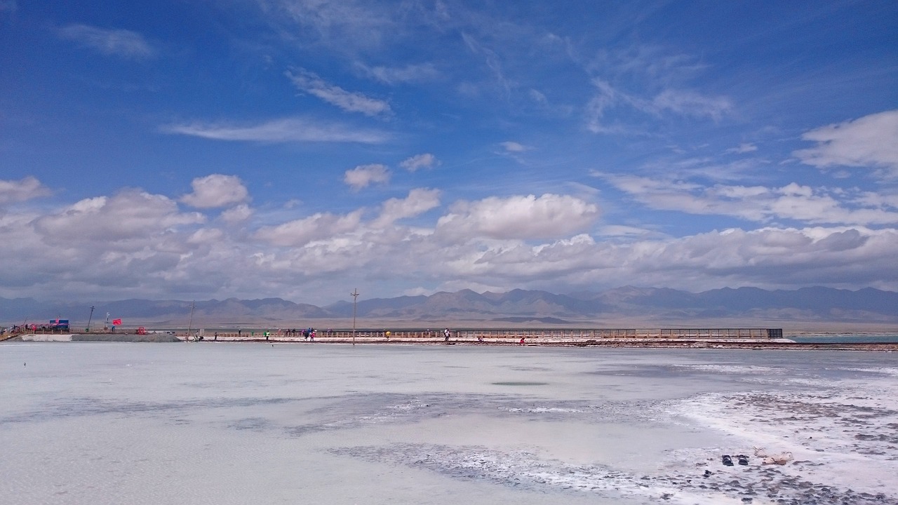 Image - caka salt lake qinghai the scenery