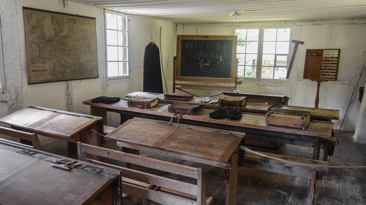 Image - classroom school old classroom