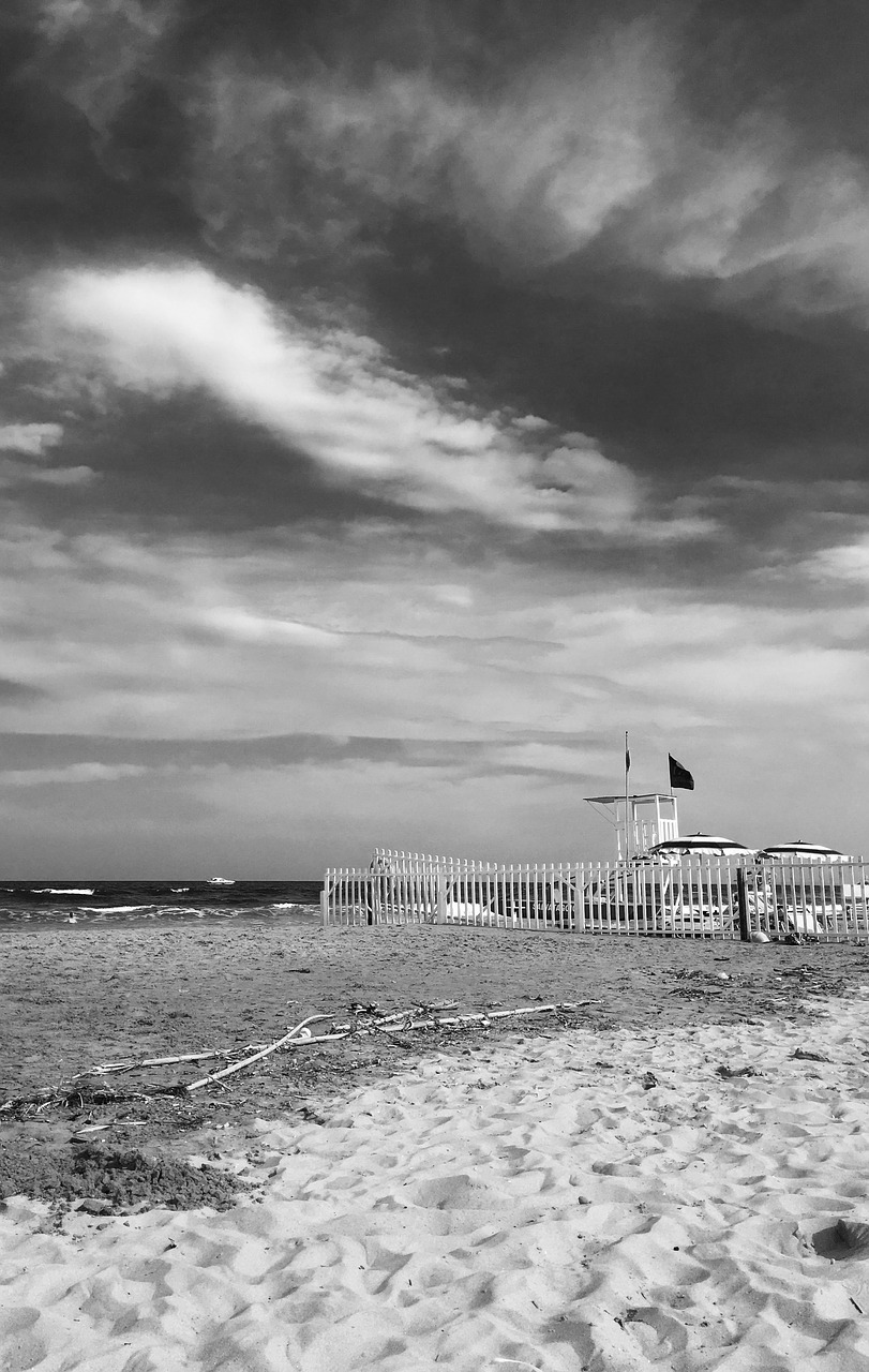 Image - sea beach lifeguard tower flag