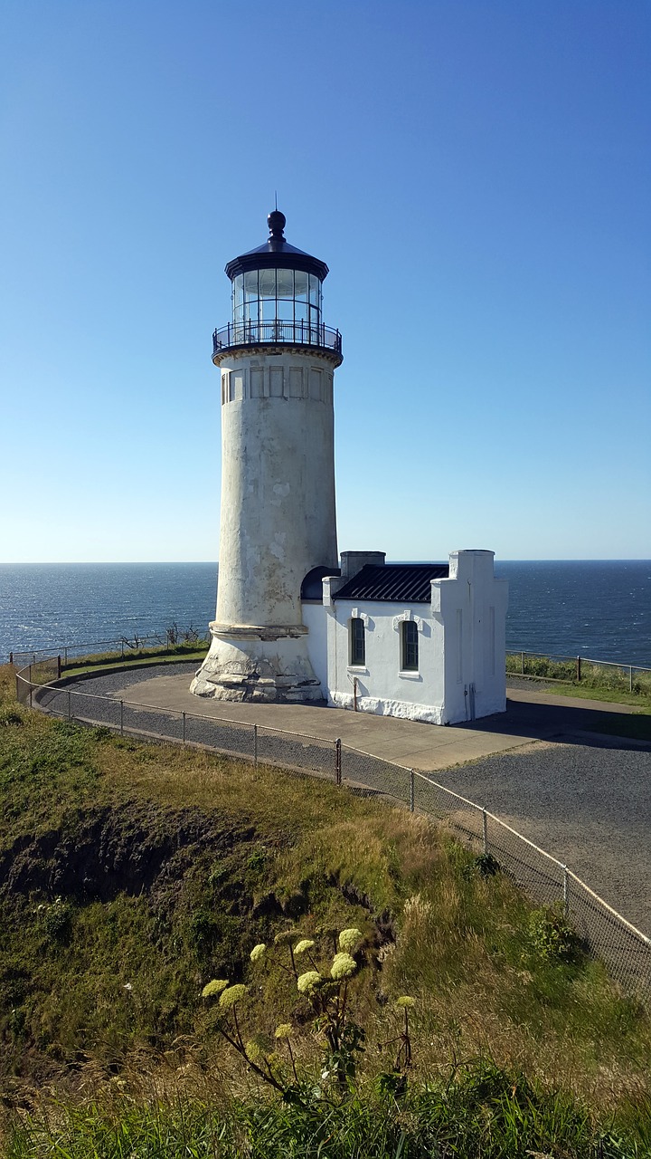 Image - lighthouse pacific ocean sea