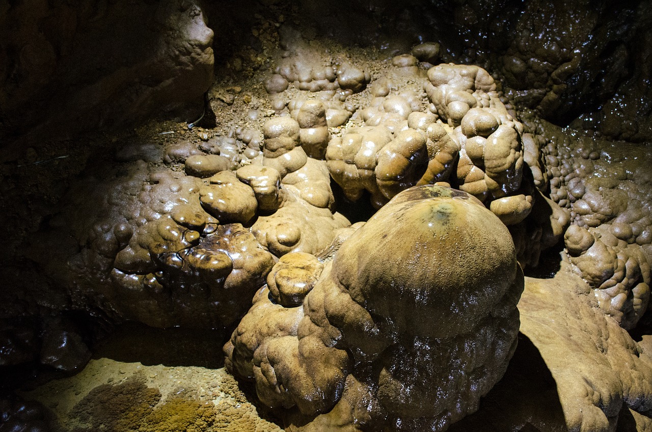 Image - stalagmites stalactite bizarre