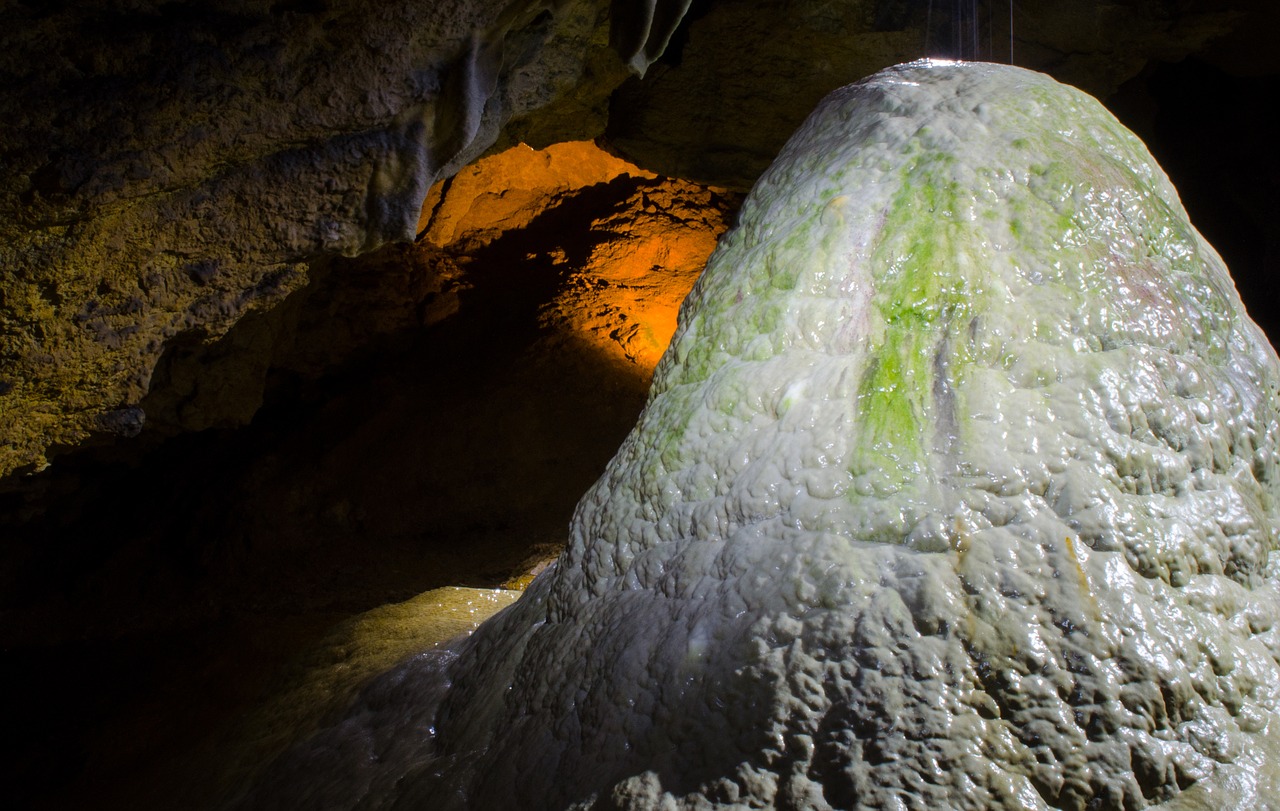 Image - calcite millionaire stalactite cave