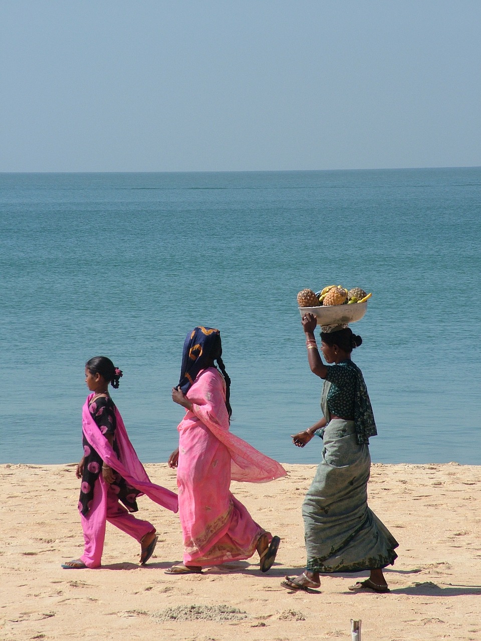 Image - women beach water woman sea india