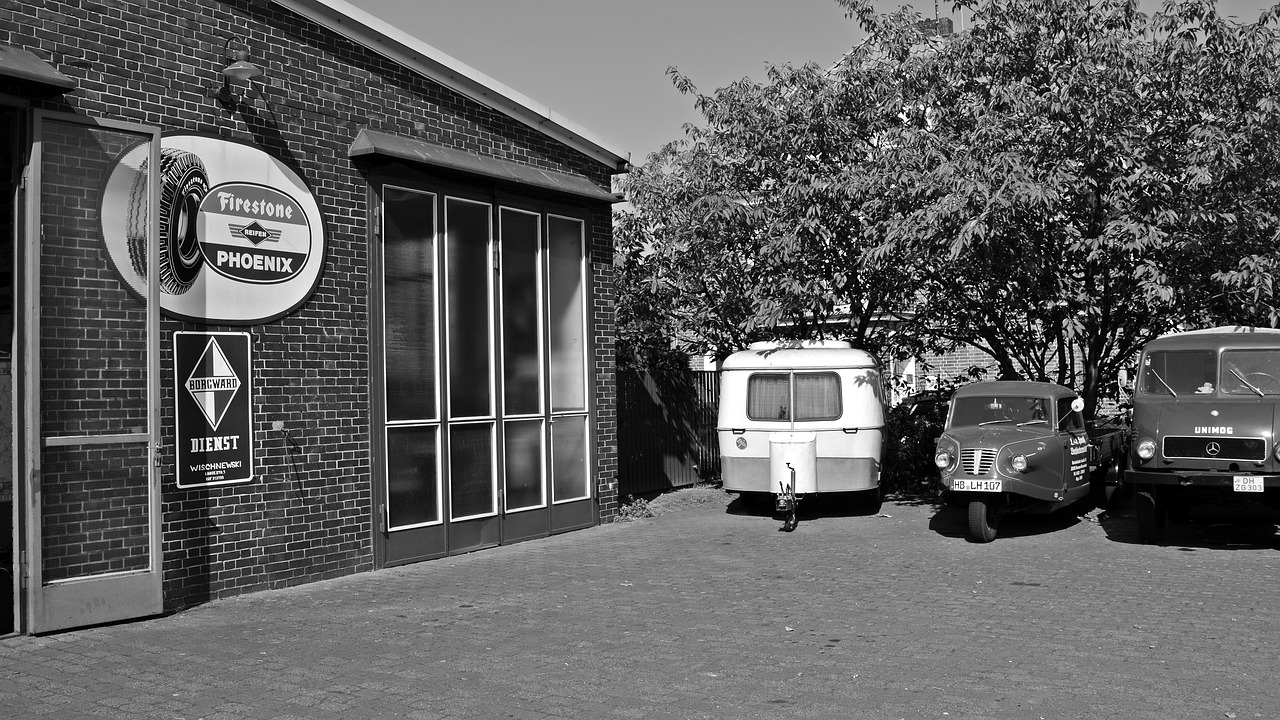 Image - oldtimer factory town repair