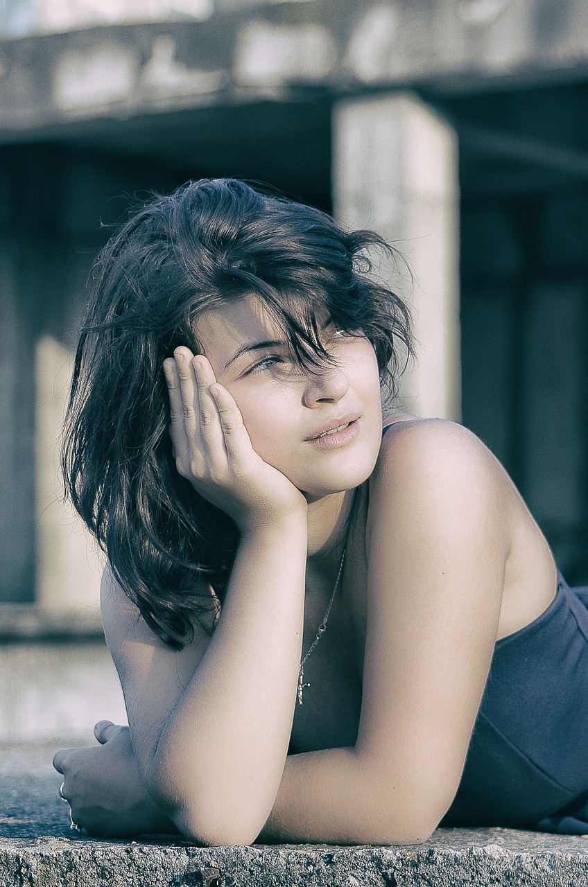 Image - brunette beautiful light woman