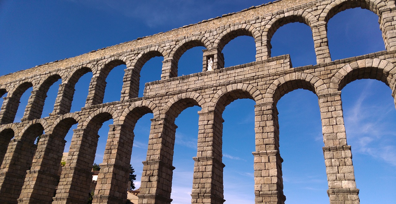 Image - spain segovia aqueduct bridge