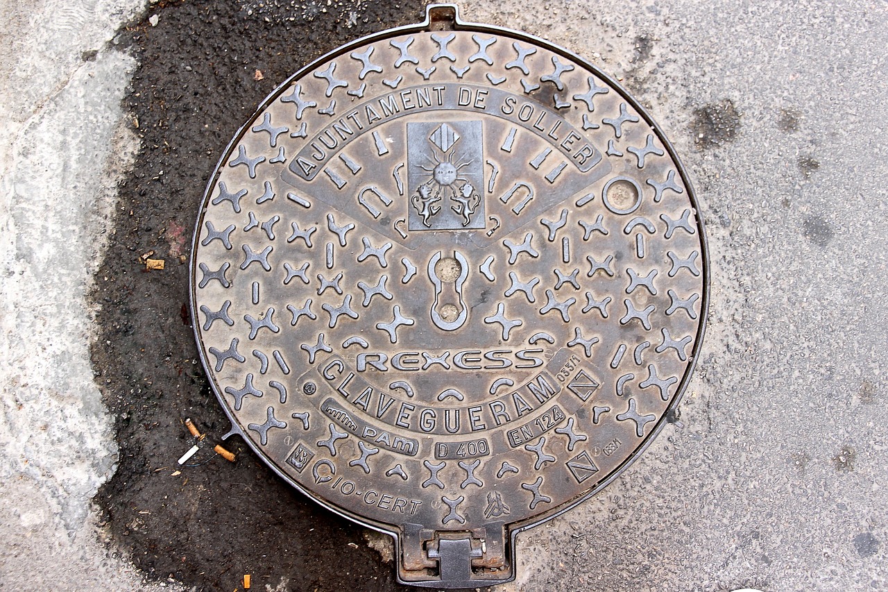 Image - manhole covers cast iron shaft