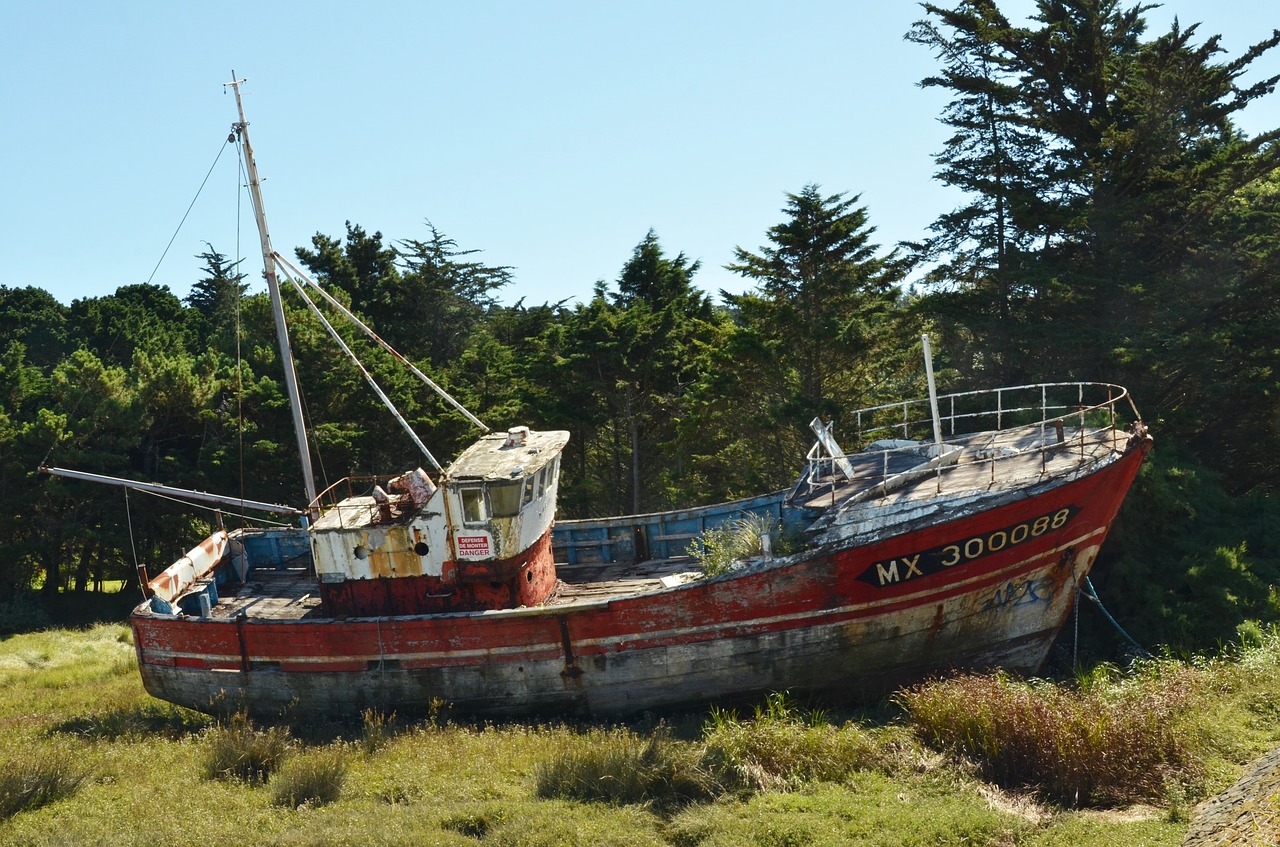 Image - boat ship wreck ship wreck rust