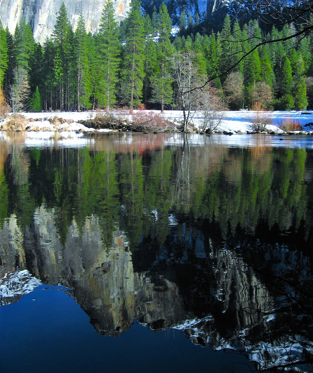 Image - yosemite river surface of the river