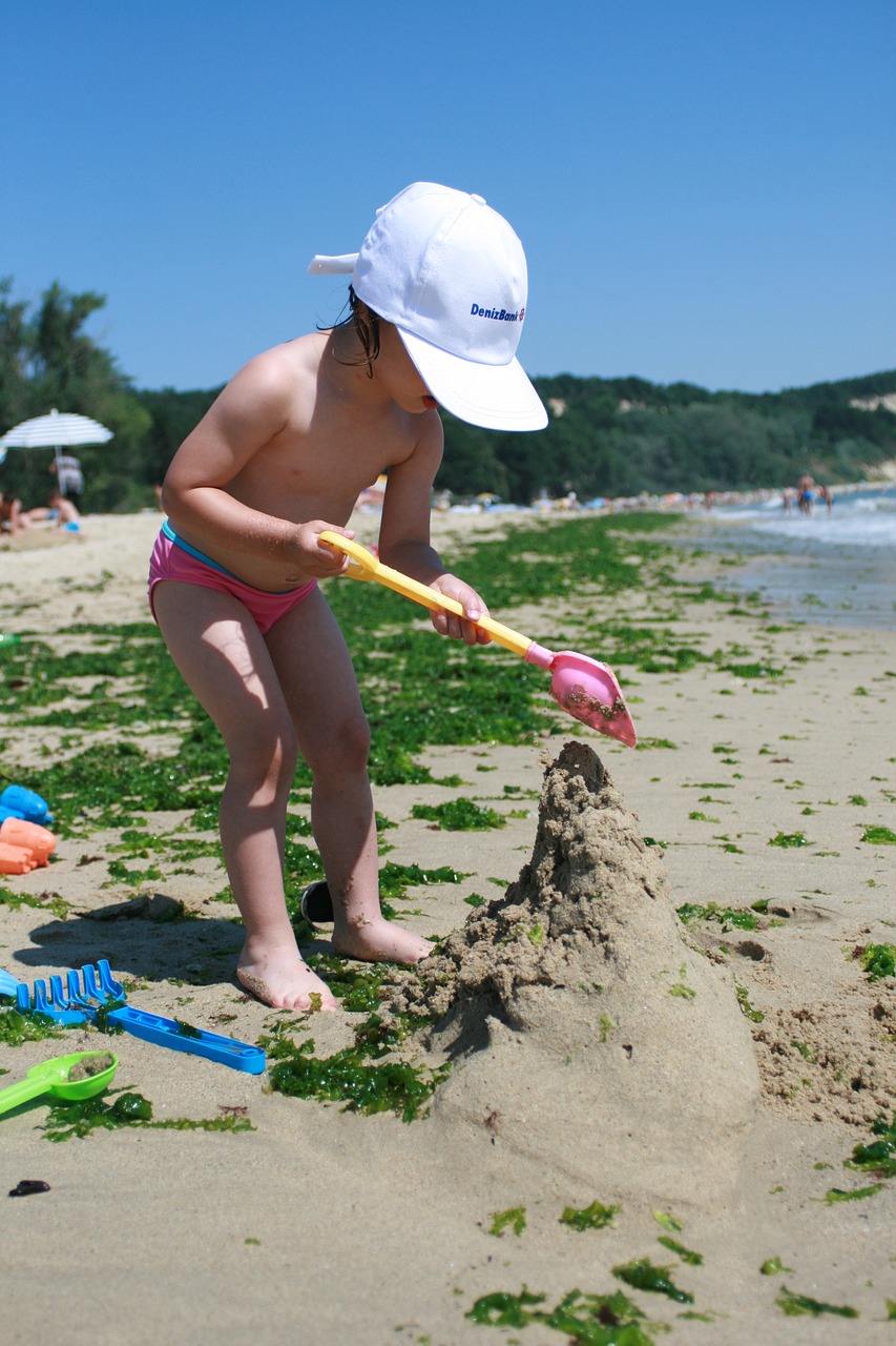 Image - sea game sand seaweed child girl