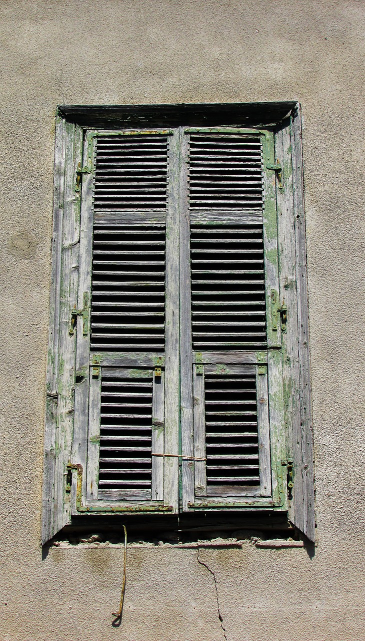 Image - window old weathered rusty wear