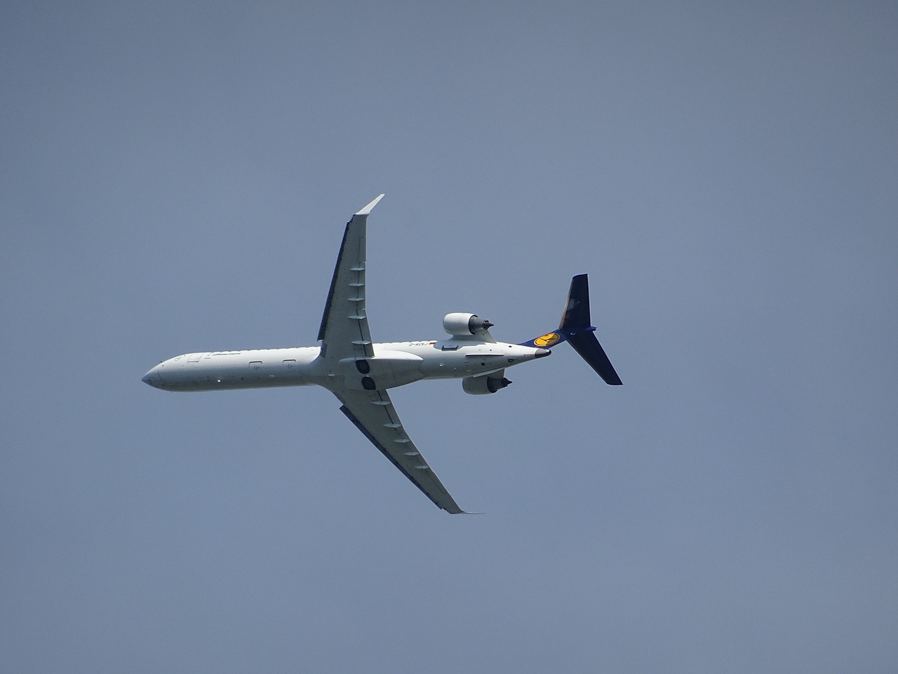 Image - aircraft wing lufthansa holiday