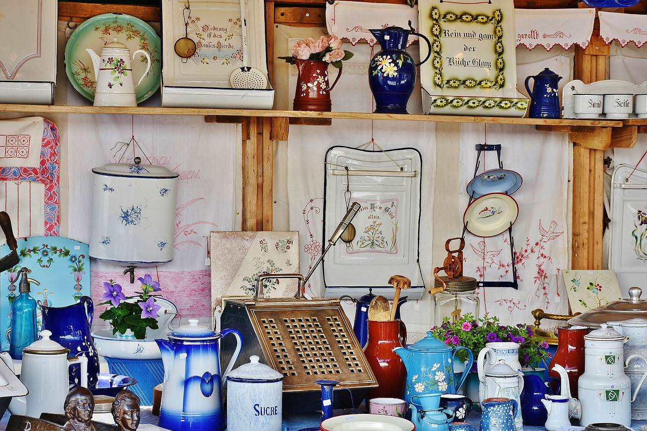 Image - junk antique old flea market used