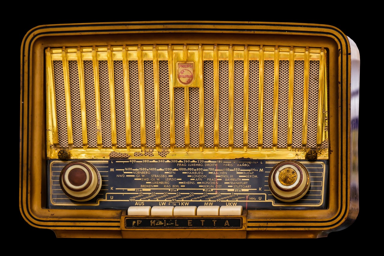 Image - radio old tube radio nostalgia