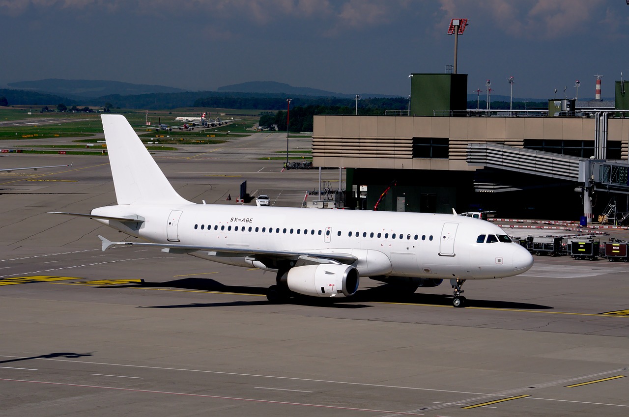 Image - airbus a319 airport zurich jet