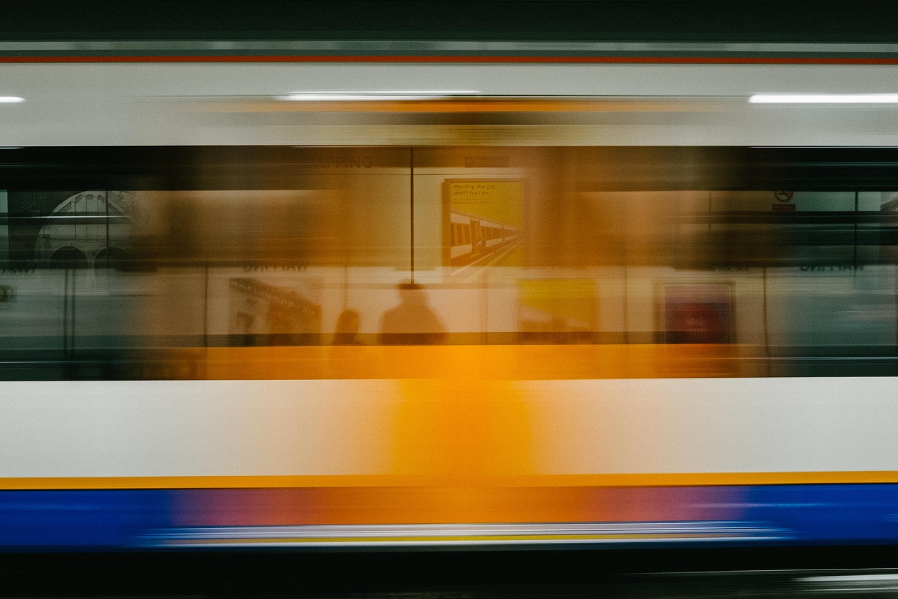 Image - metro train skrost