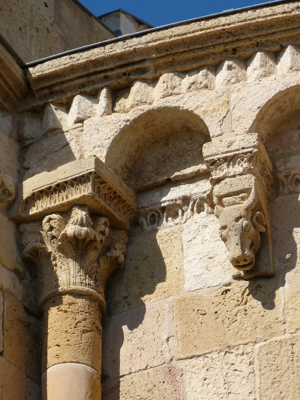 Image - romanesque apse carved stone