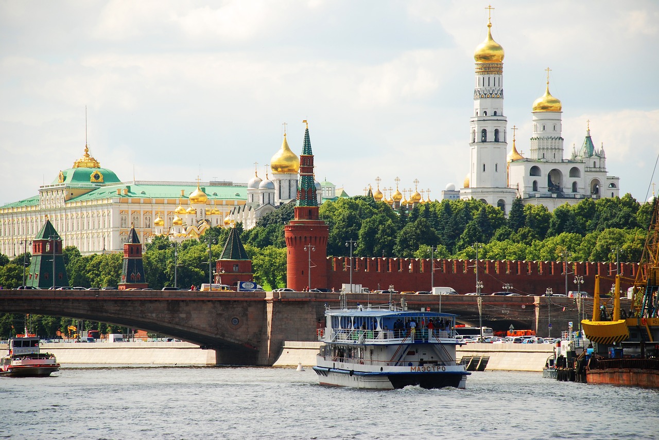 Image - moscow the kremlin river navigation