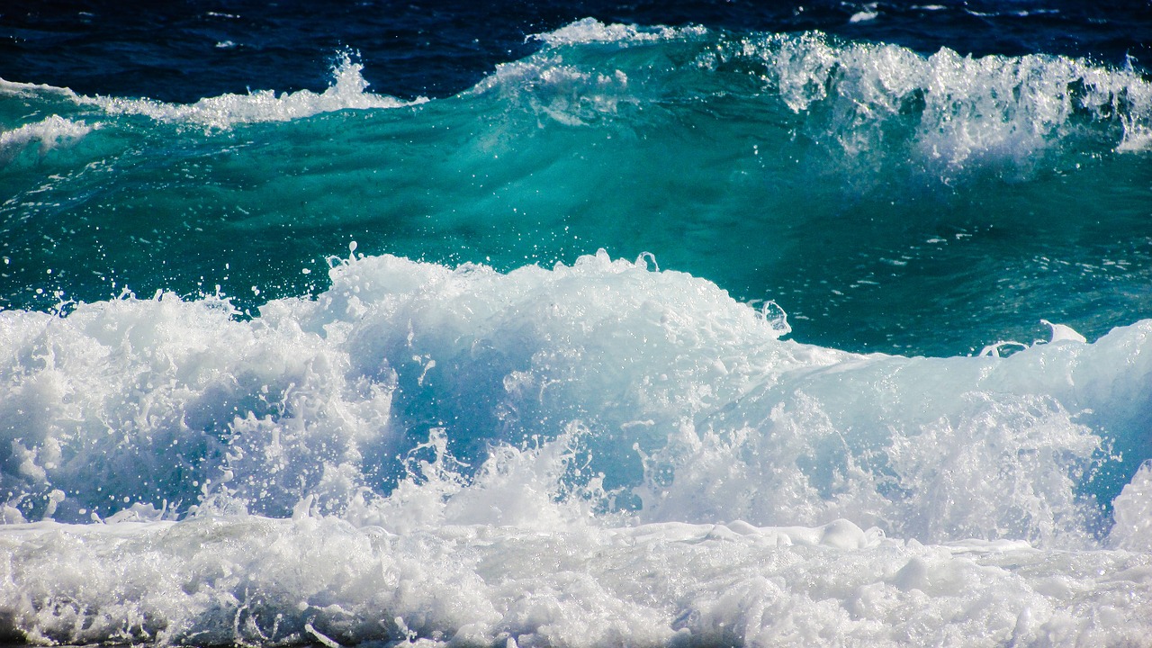 Image - wave smashing sea beach nature