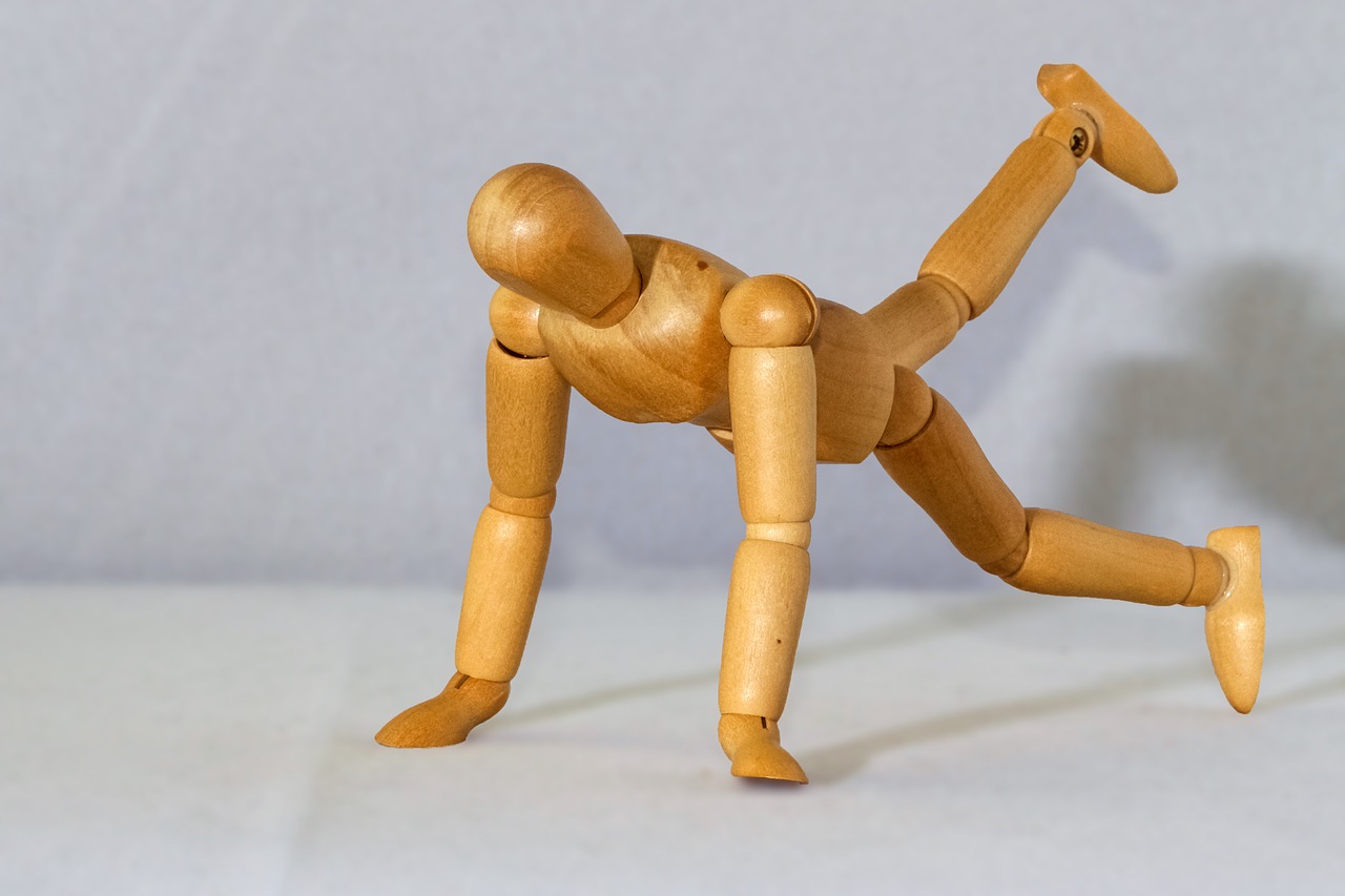 Image - figure man push up sport holzfigur