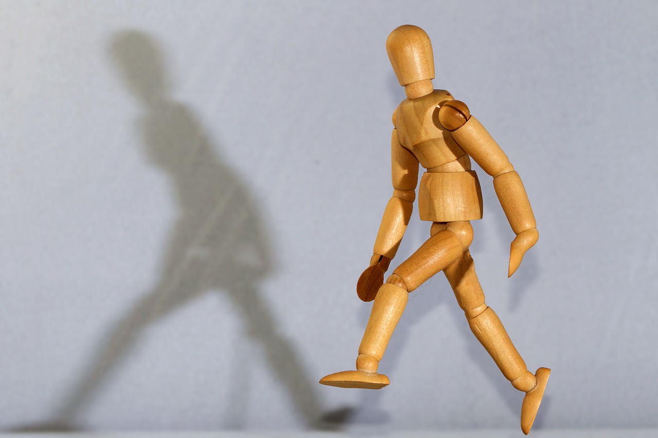 Image - figure man run go move movement